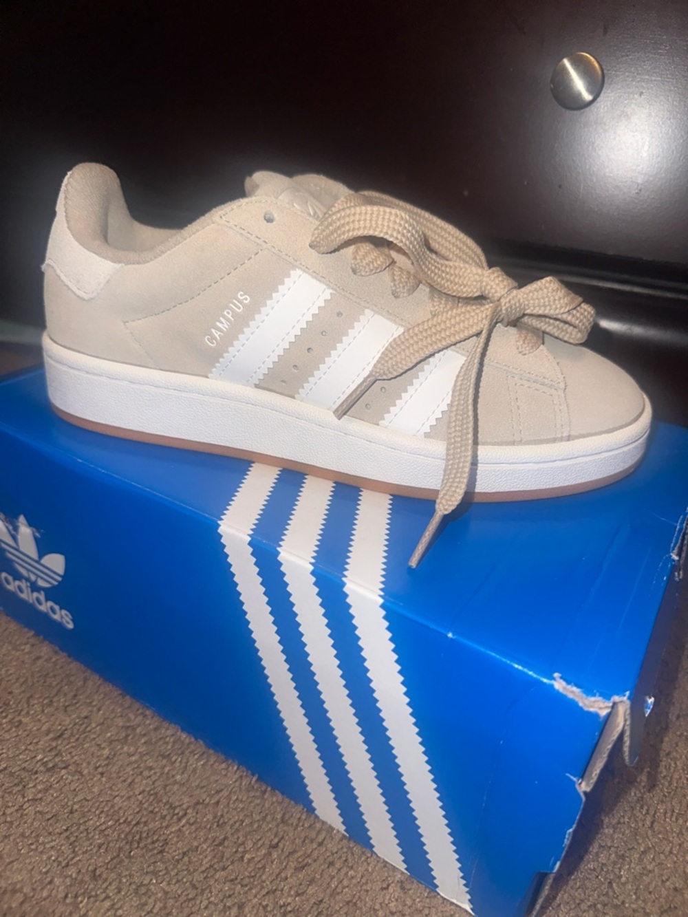 adidas Campus Low-Top Sneaker in Beige & White
